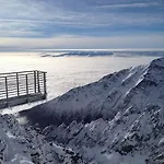 Cozy Mountain Attic In High Tatras Apartmán