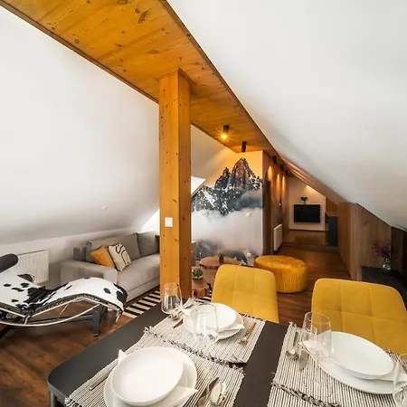 Cozy Mountain Attic In High Tatras דירה