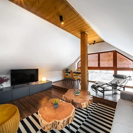 Cozy Mountain Attic In High Tatras Lejlighed Vel'ka Lomnica