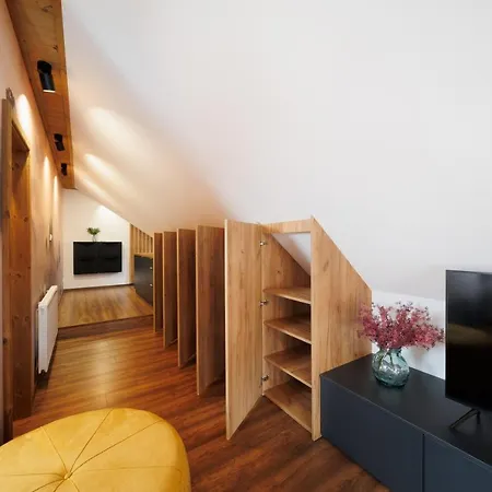 Cozy Mountain Attic In High Tatras Apartment Vel'ka Lomnica
