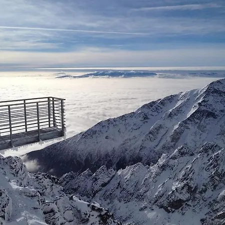 Cozy Mountain Attic In High Tatras דירה