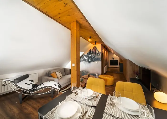 Cozy Mountain Attic In High Tatras Appartement