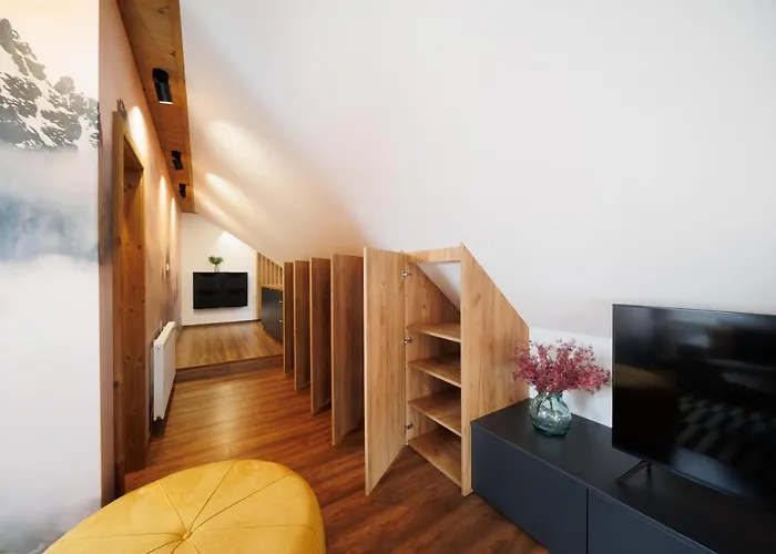Cozy Mountain Attic In High Tatras Appartamento Vel'ka Lomnica