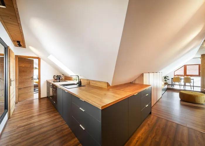 Cozy Mountain Attic In High Tatras Appartamento Vel'ka Lomnica